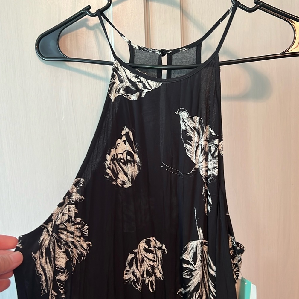 Abound xl gorgeous black and white floral sundress. Sexy and beautiful! NWT